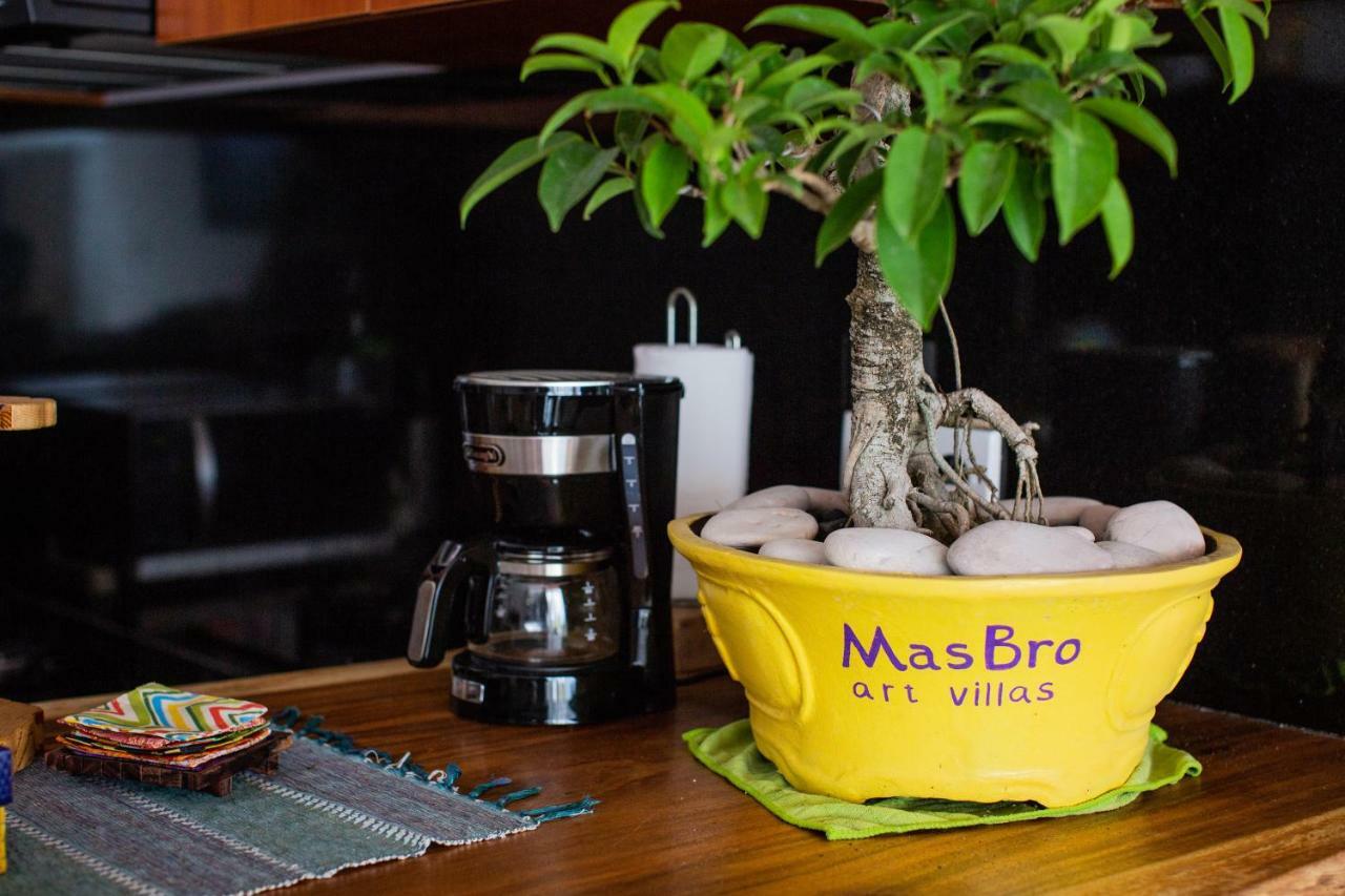 Masbro Art Villas Seminyak  Luaran gambar
